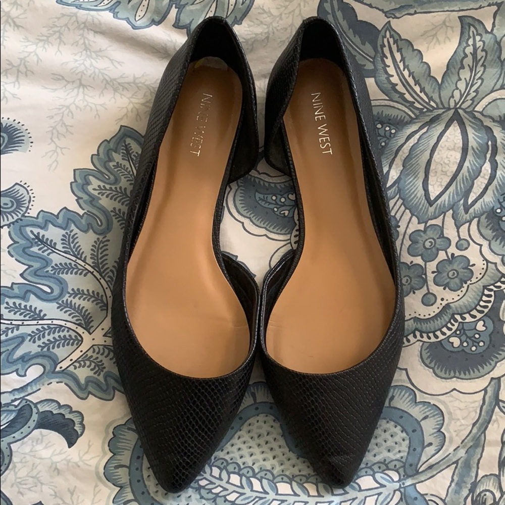 Size 9 Nine West black flats